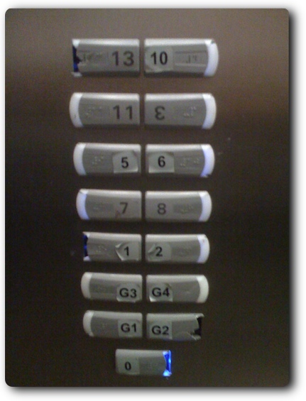 O mesmo elevador... estranho...